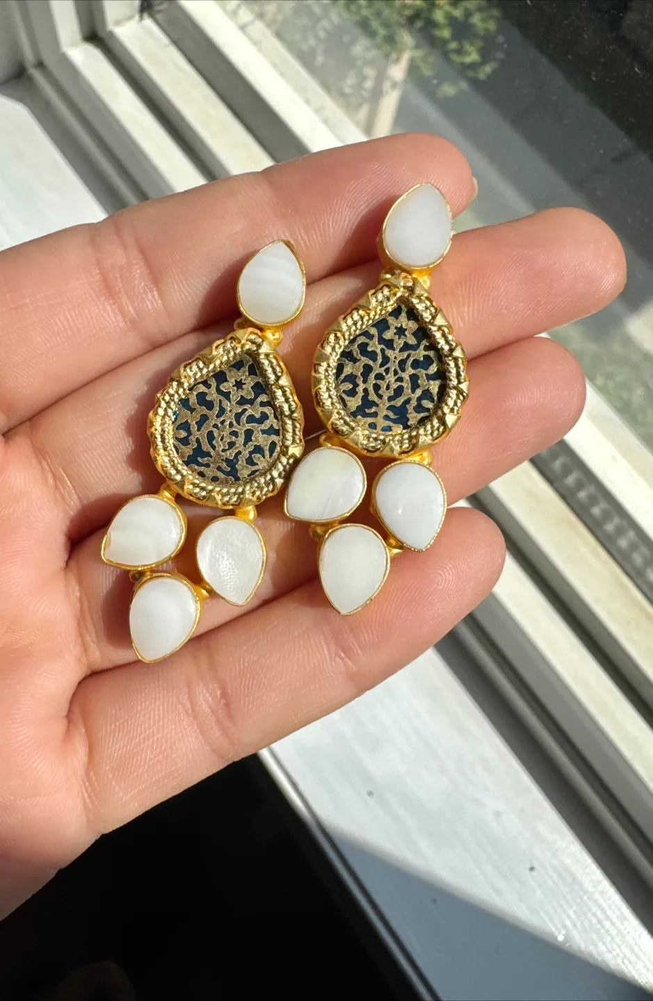 Dangle Earrings - Gold & White thumbnail