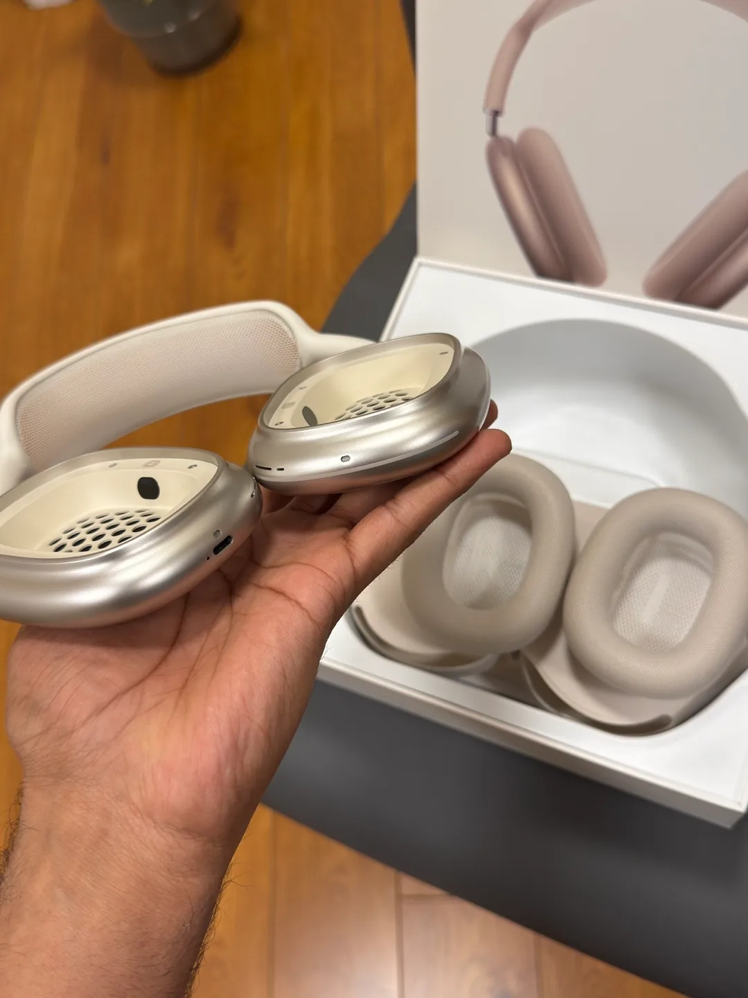 Apple AirPods Max ( Type C ) image indicator(4)