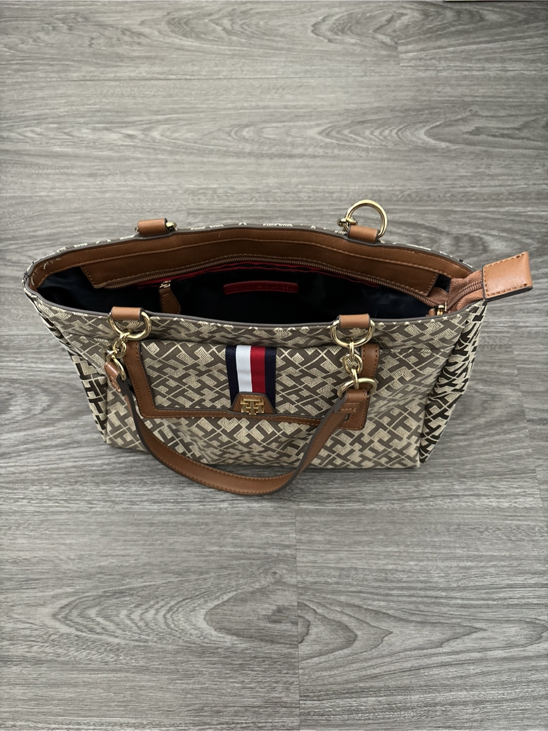 Tommy Hilfiger Monogram Tote Bag - photo 3