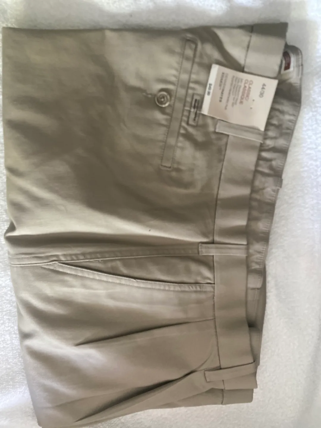 Dockers Classic Fit Khaki Pants 44/30 thumbnail
