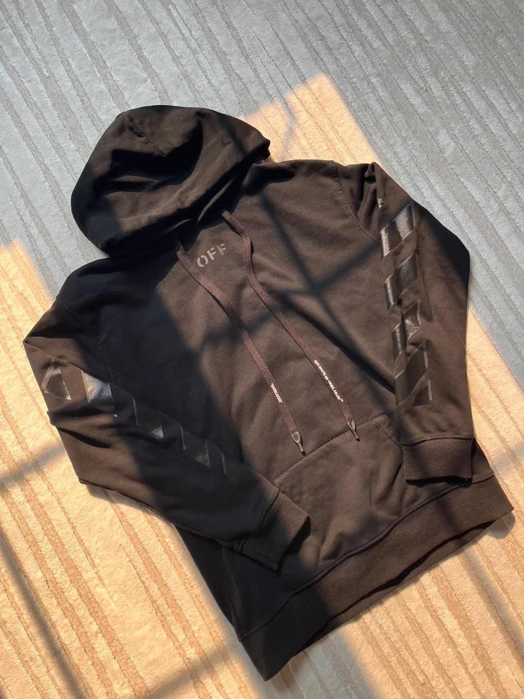 Off-White Black Hoodie image indicator(2)
