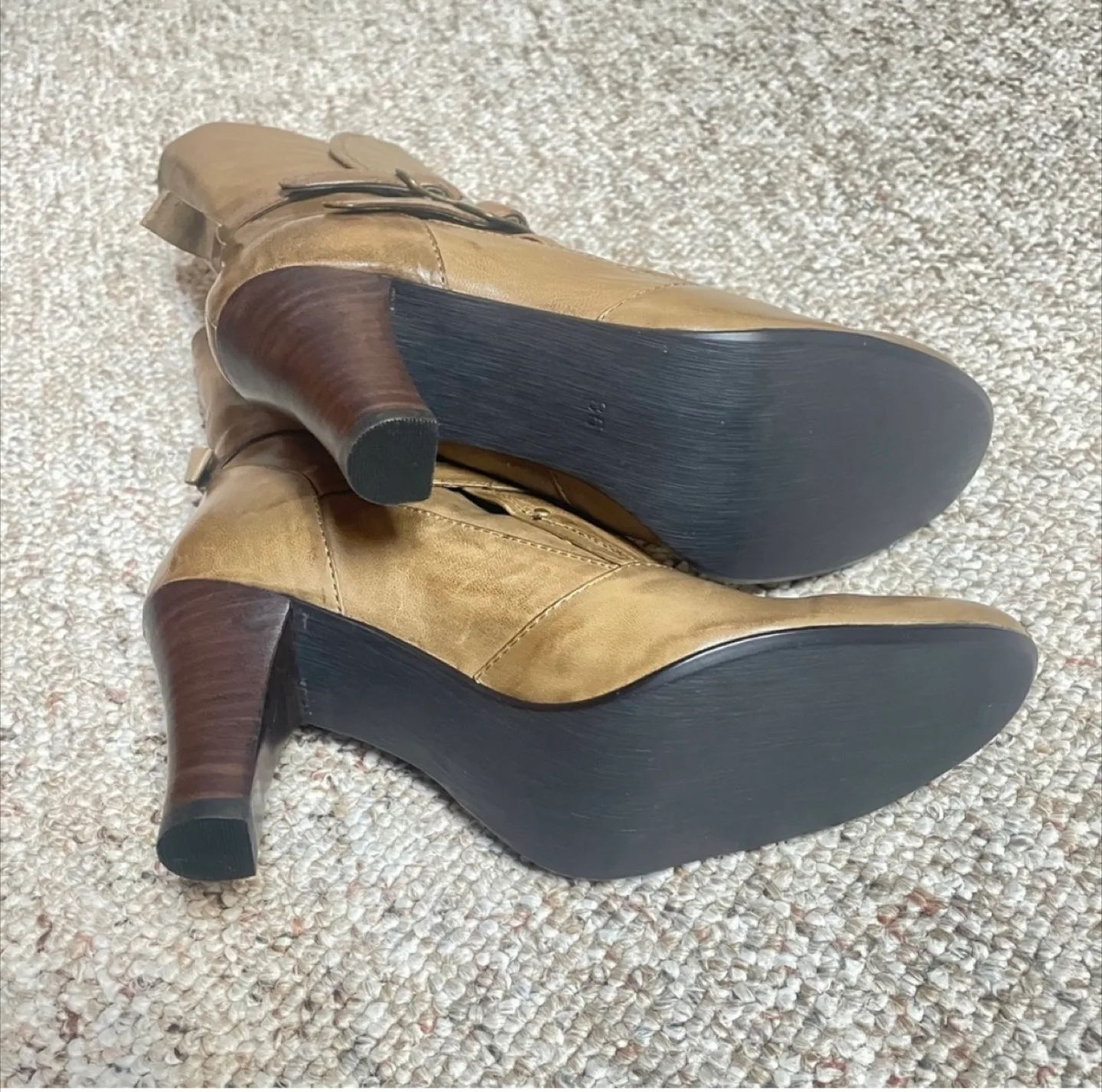 🧡Tan Leather Heeled Boots, Size 5/EU35 image indicator(3)