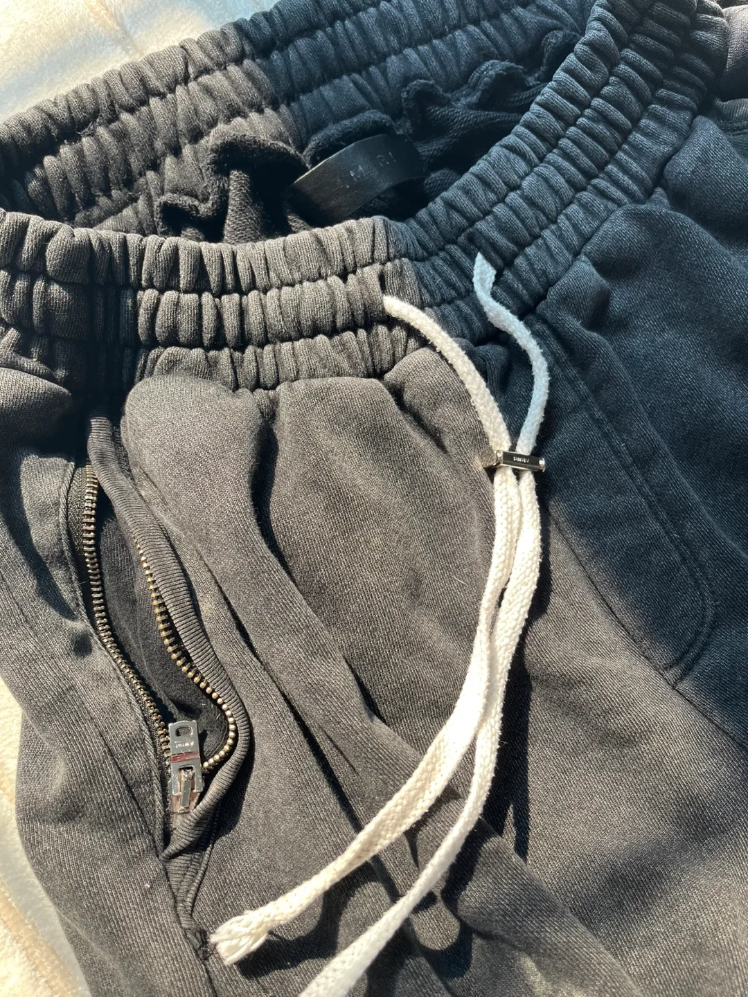 AMIRI Distressed Logo Sweatpants image indicator(3)