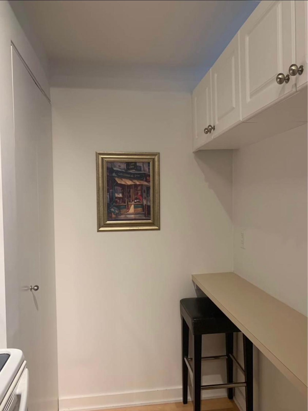 Centretown 1 B/R 1 Bath Condo Sept 1 - photo 3