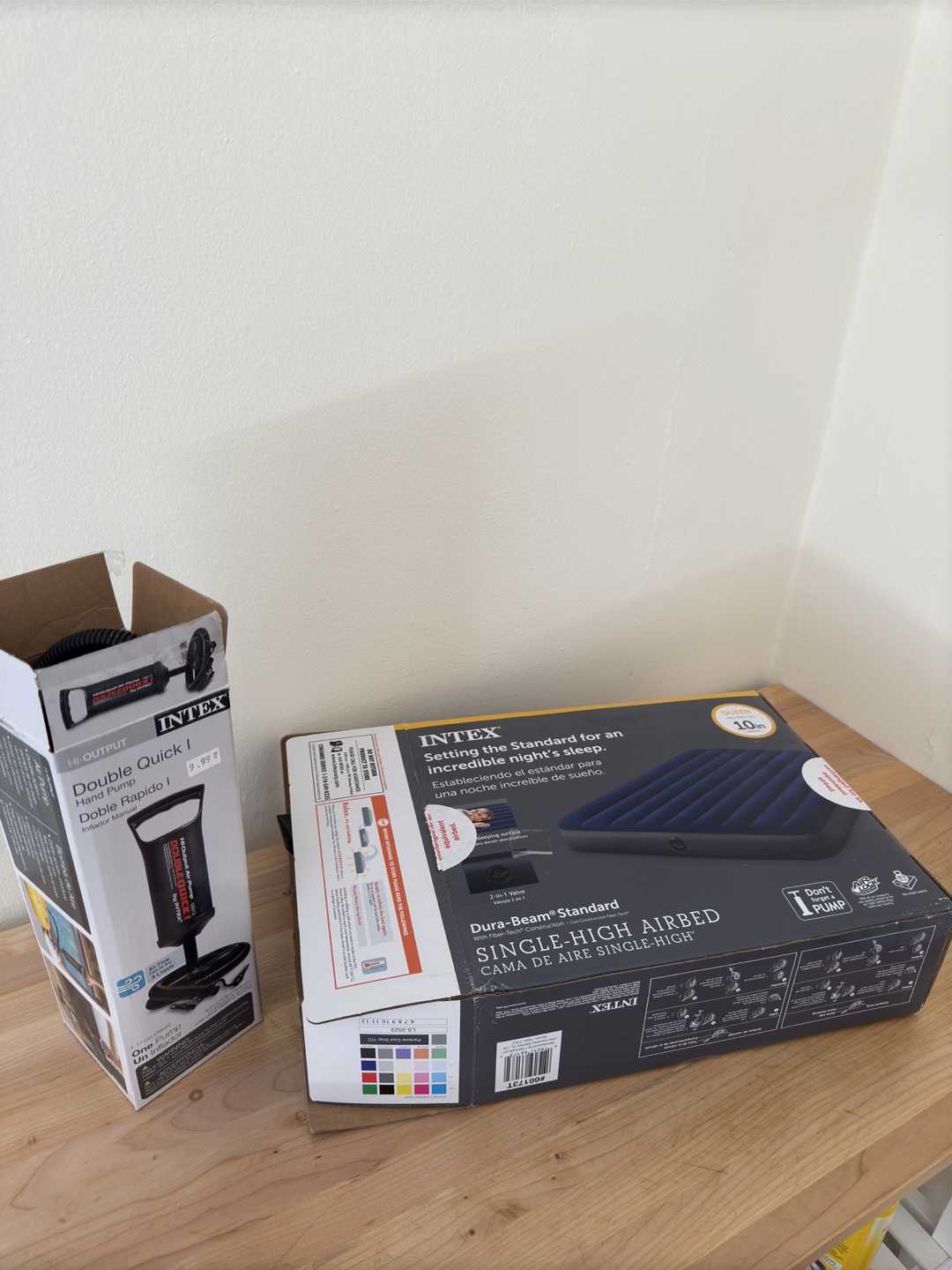 Intex Single-High Airbed + Hand Pump - photo 2