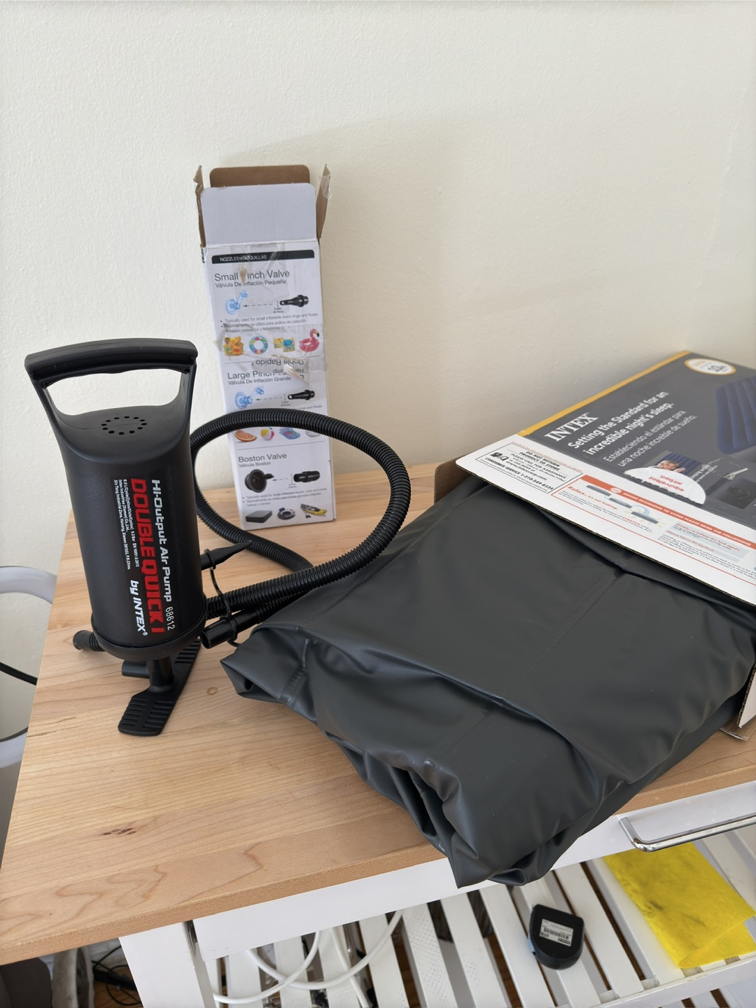 Intex Single-High Airbed + Hand Pump - photo 5