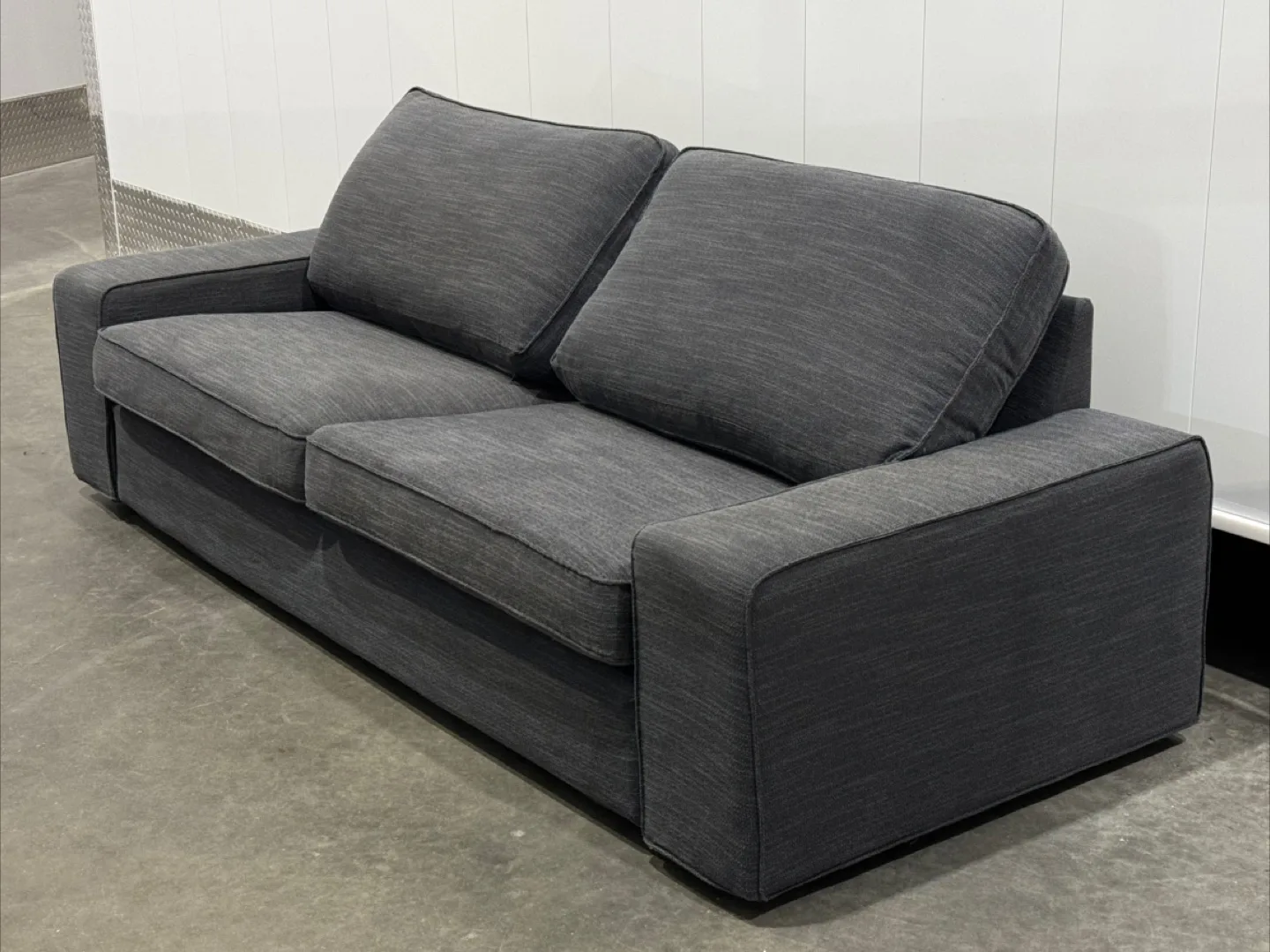 Kivik sofa Free delivery image indicator(3)