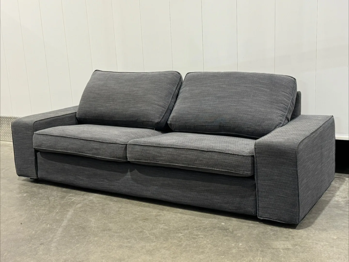 Kivik sofa Free delivery image indicator(4)