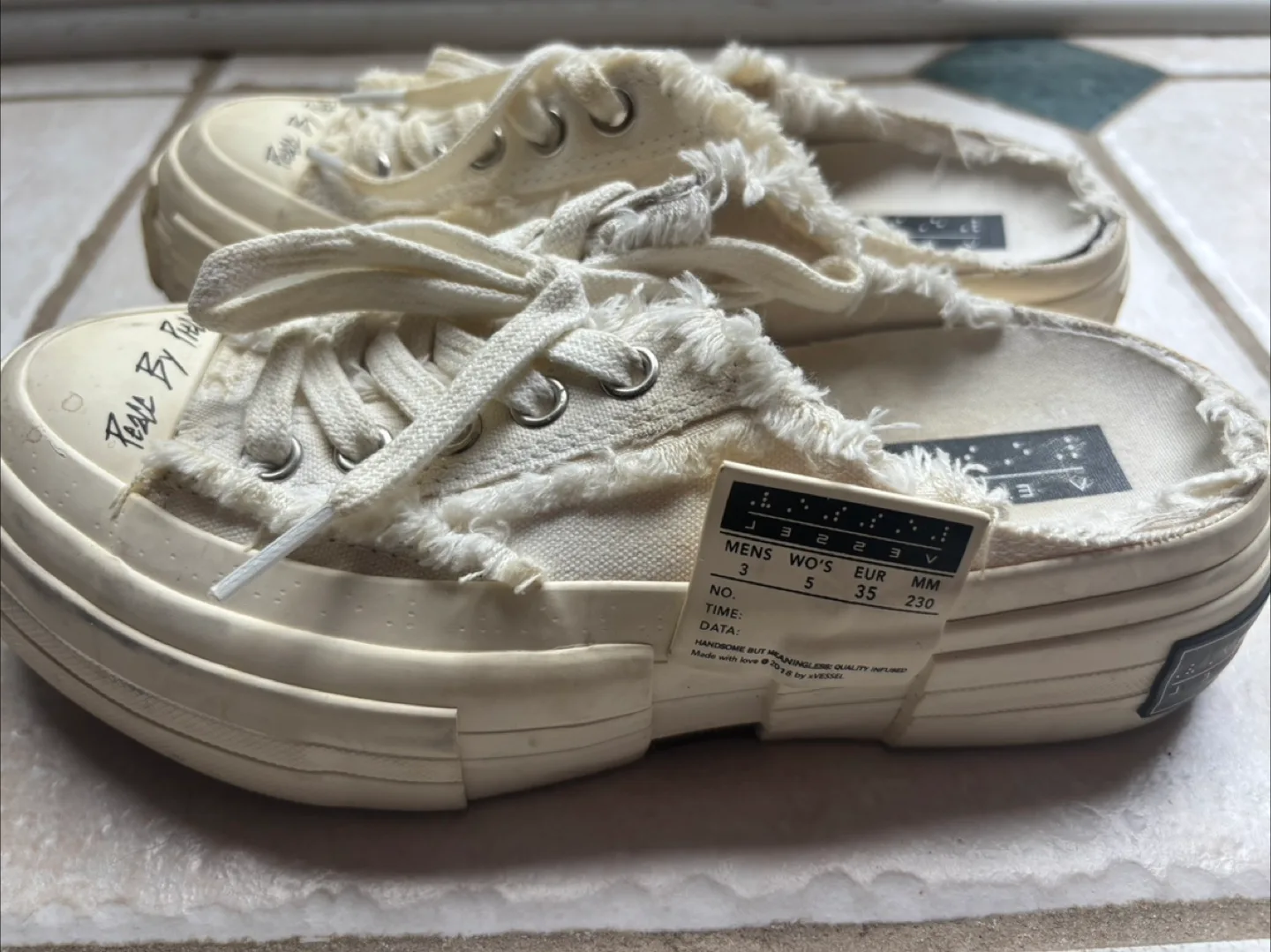 XVESSEL Shoes - Size 5 image indicator(4)