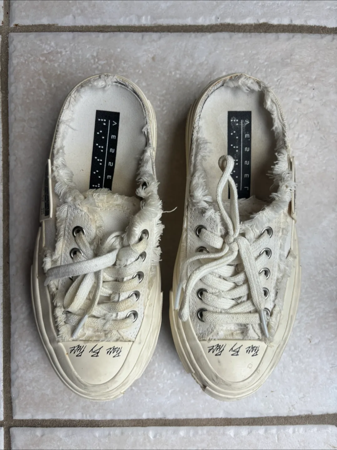 XVESSEL Shoes - Size 5 image indicator(2)