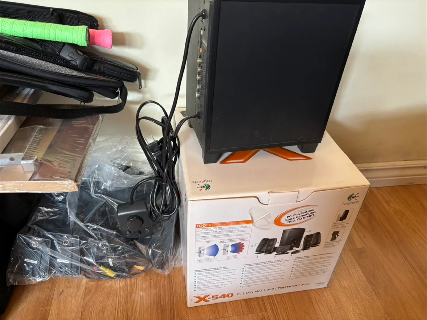 Logitech X-540 5.1 Surround Sound Speaker System with Subwoofer thumbnail