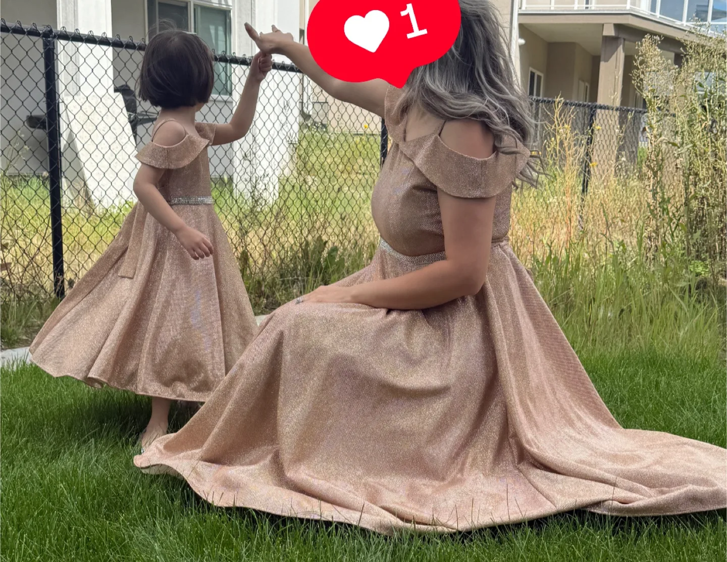 Mom and daughter image indicator(3)