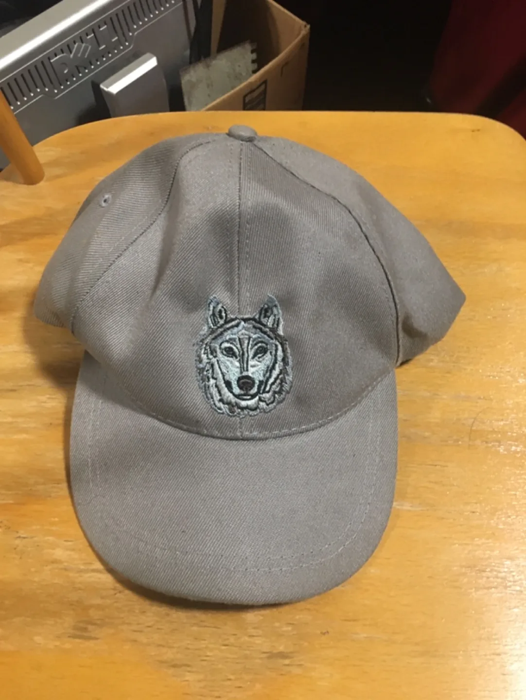 Grey Baseball Cap with Wolf Design thumbnail