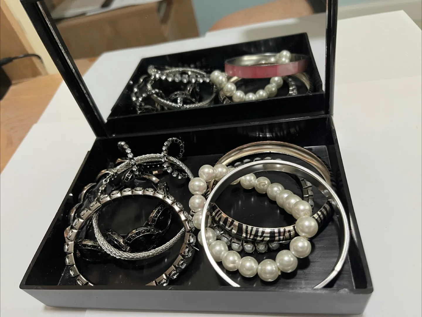 Assorted Jewelry Collection image indicator(4)