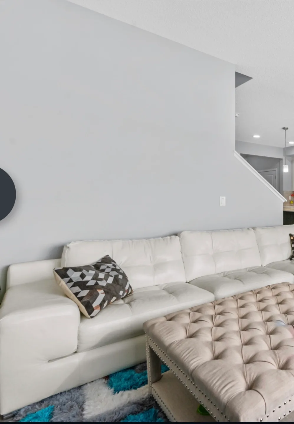 White Leather Sectional Sofa image indicator(7)