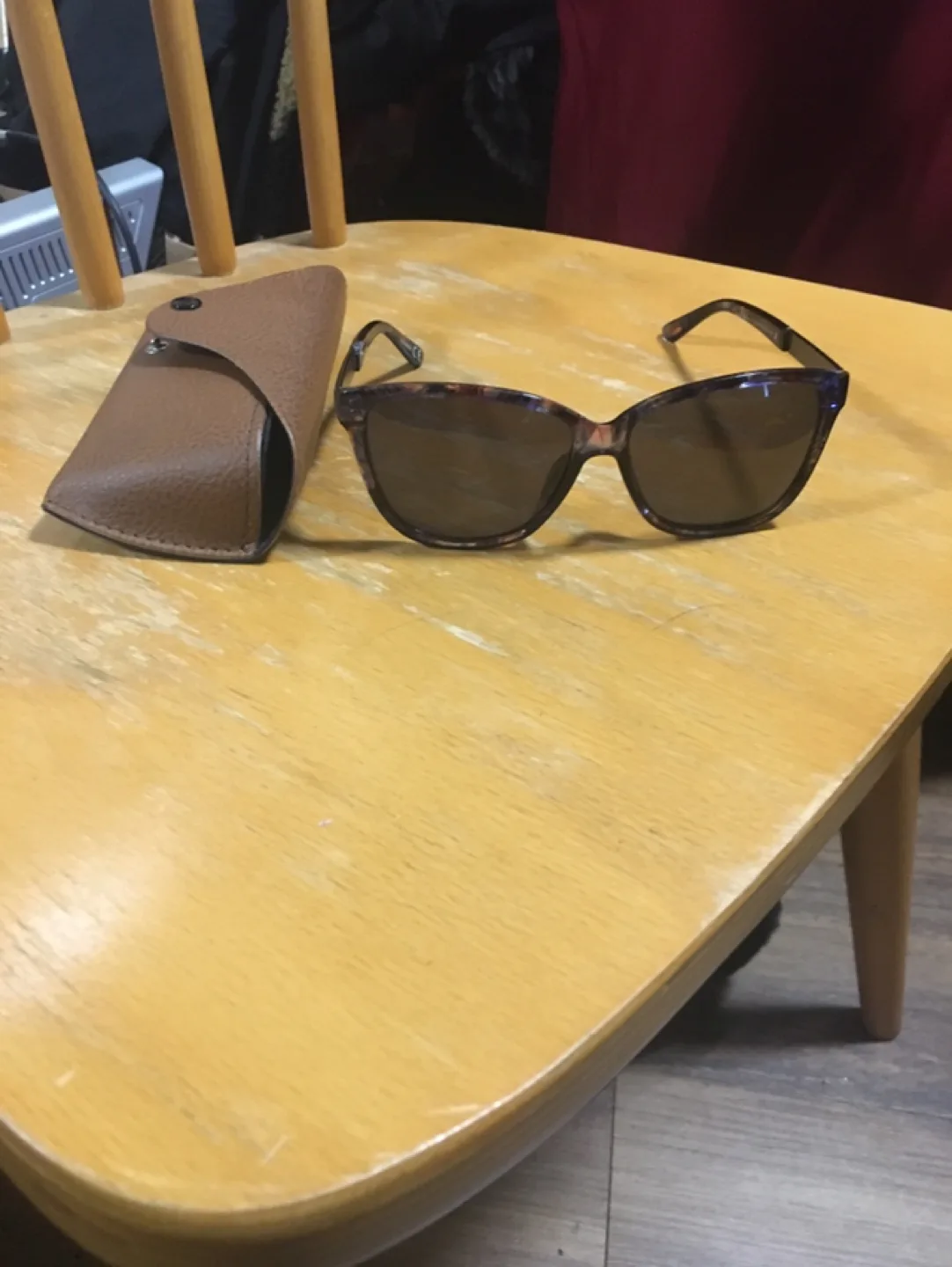 Foster Grant Sunglasses w/ Case image indicator(2)