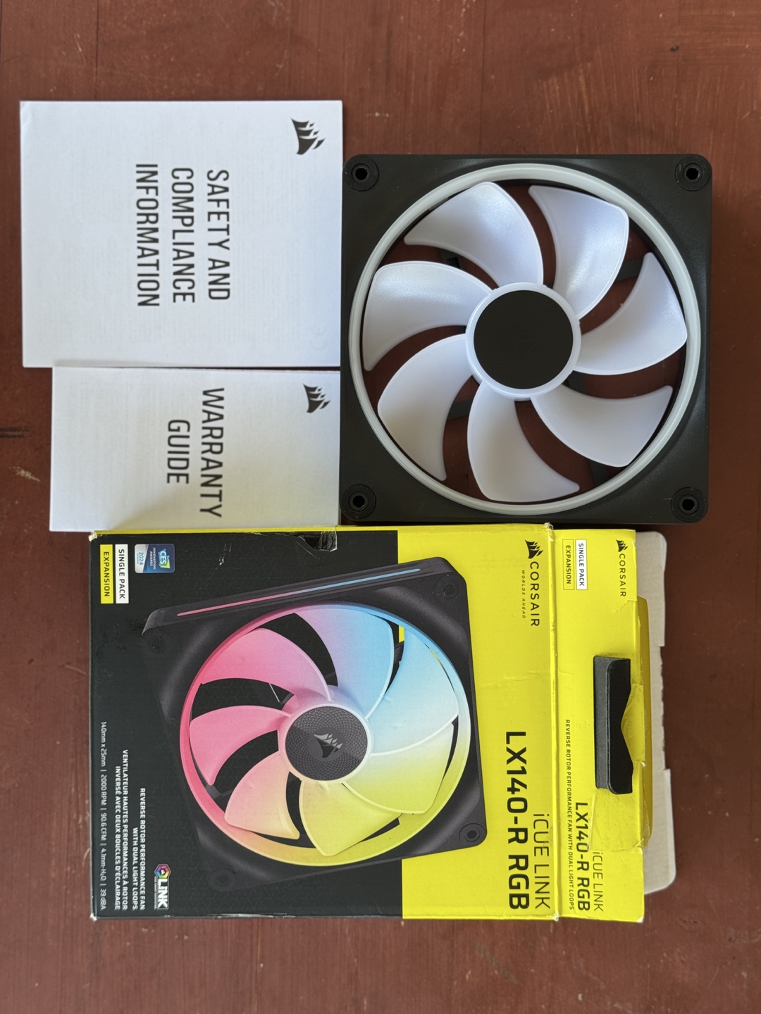 Corsair iCUE LINK LX140-R RGB 140mm Fan - Black - photo 3