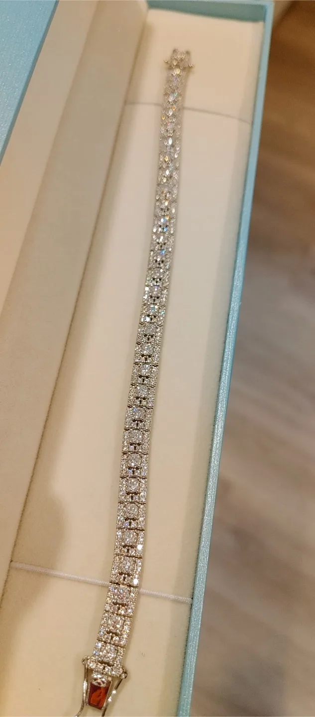 Brand new vvs1 cultivated diamond Sparkling Bracelet thumbnail