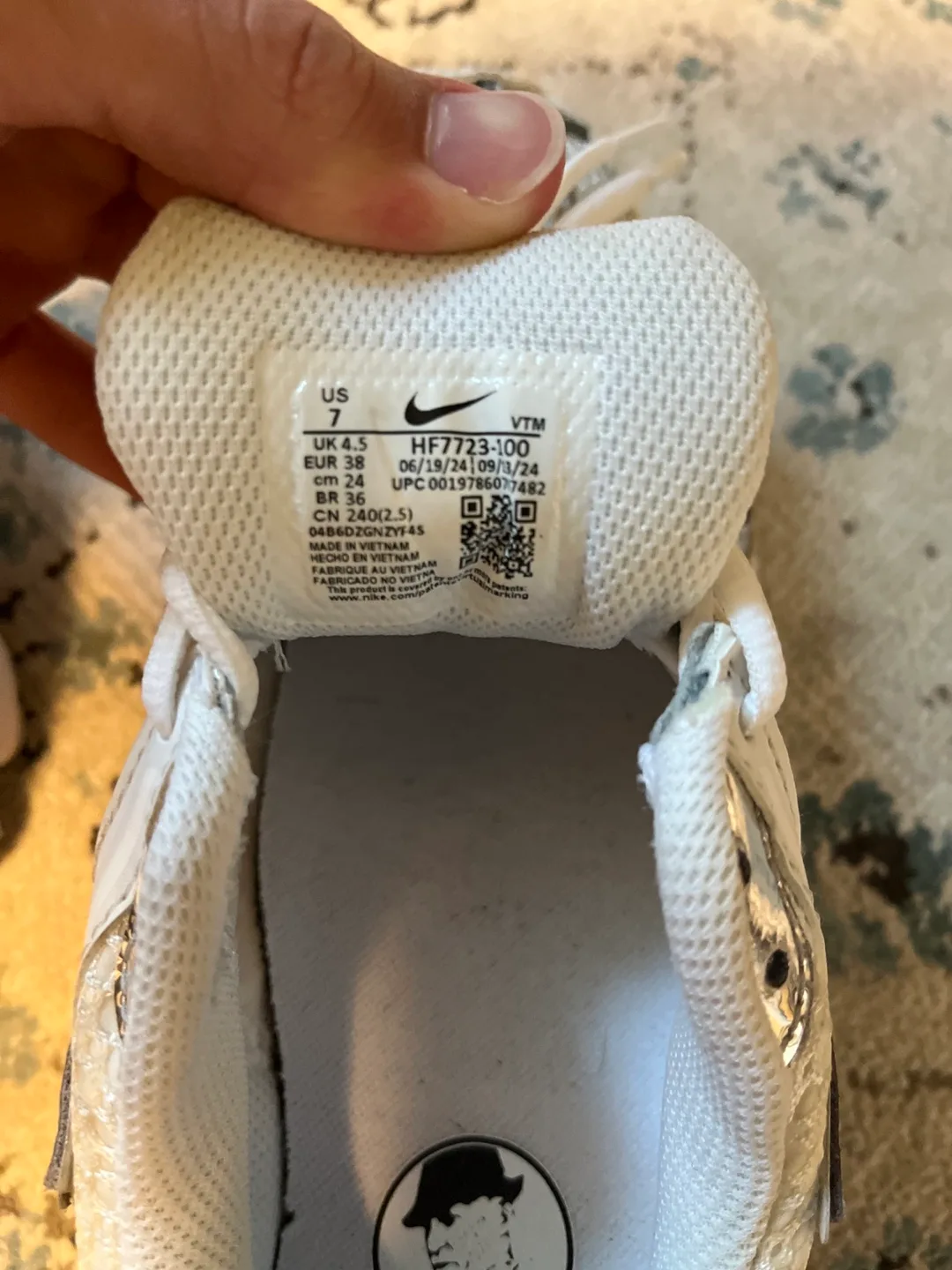 Nike HF7723-100 White Sneakers - Size US 7 image indicator(5)