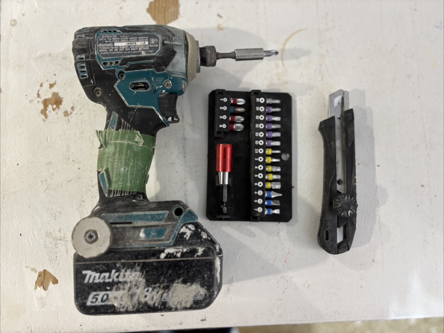 Makita DTD170 Impact Driver With Screwdrivers & Accessories