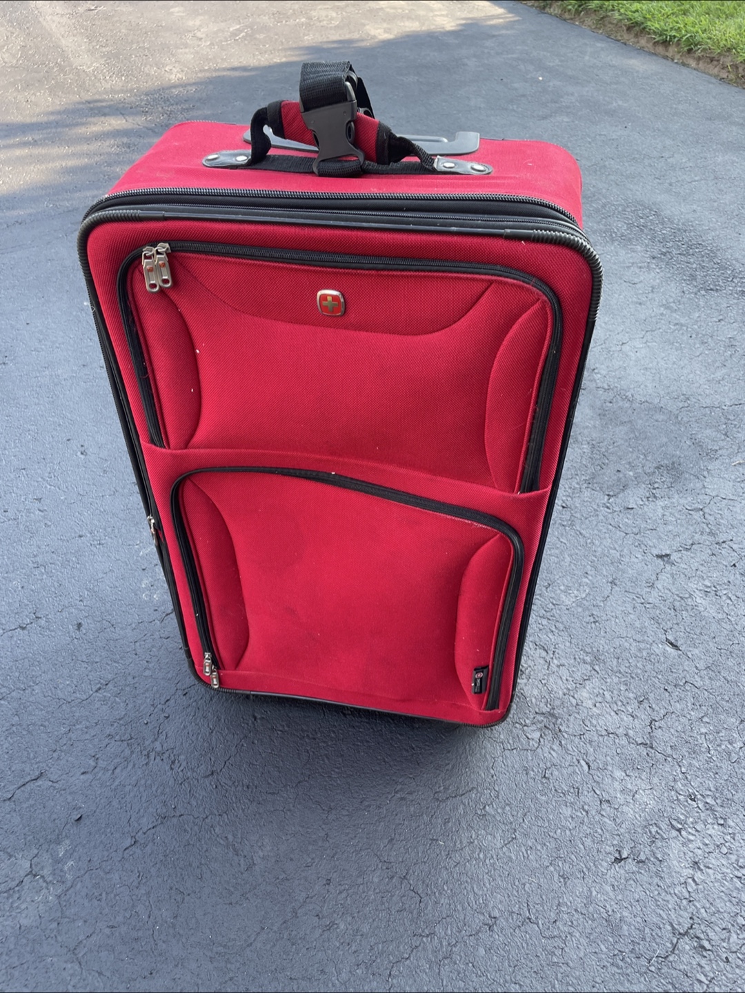 Large 29” Swiss Gear Red Luggage - photo 2