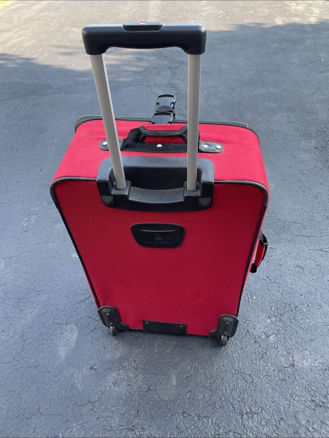 Large 29” Swiss Gear Red Luggage - photo 5