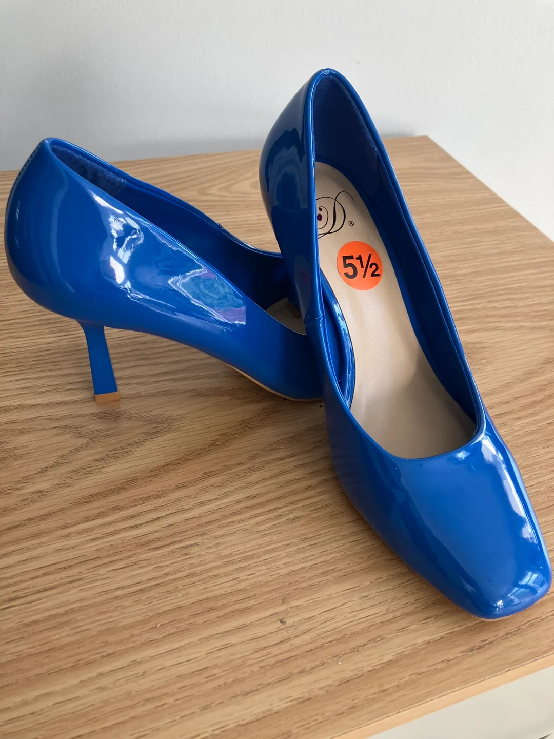 Blue Heels - Size 5.5 image indicator(3)