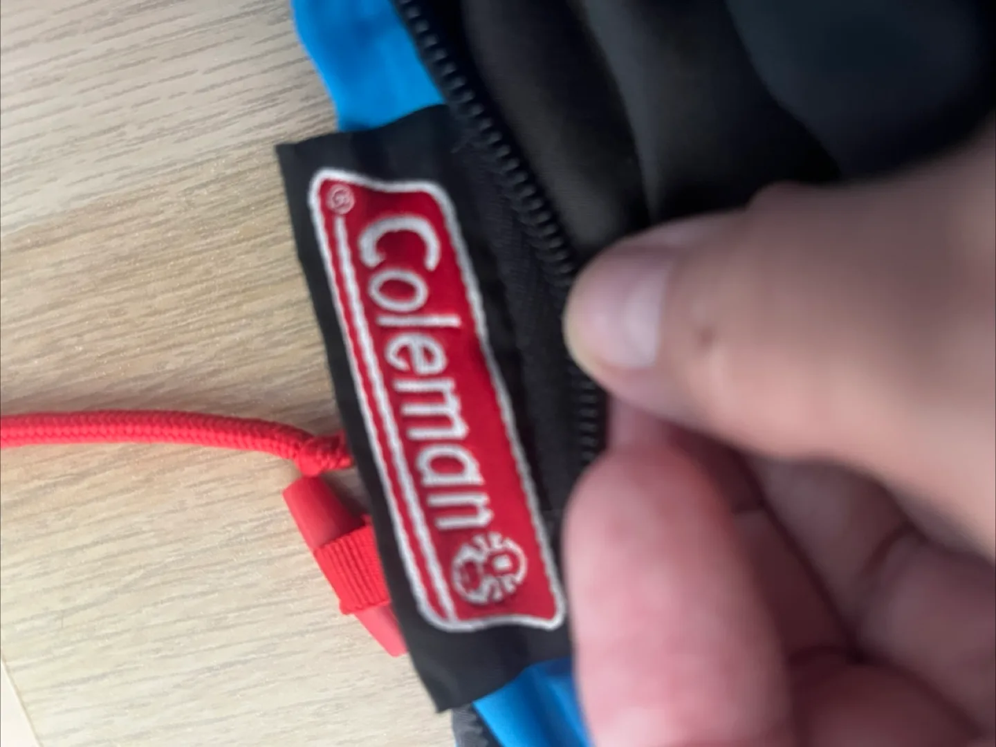 Coleman Sleeping Bag with broken zipper image indicator(3)