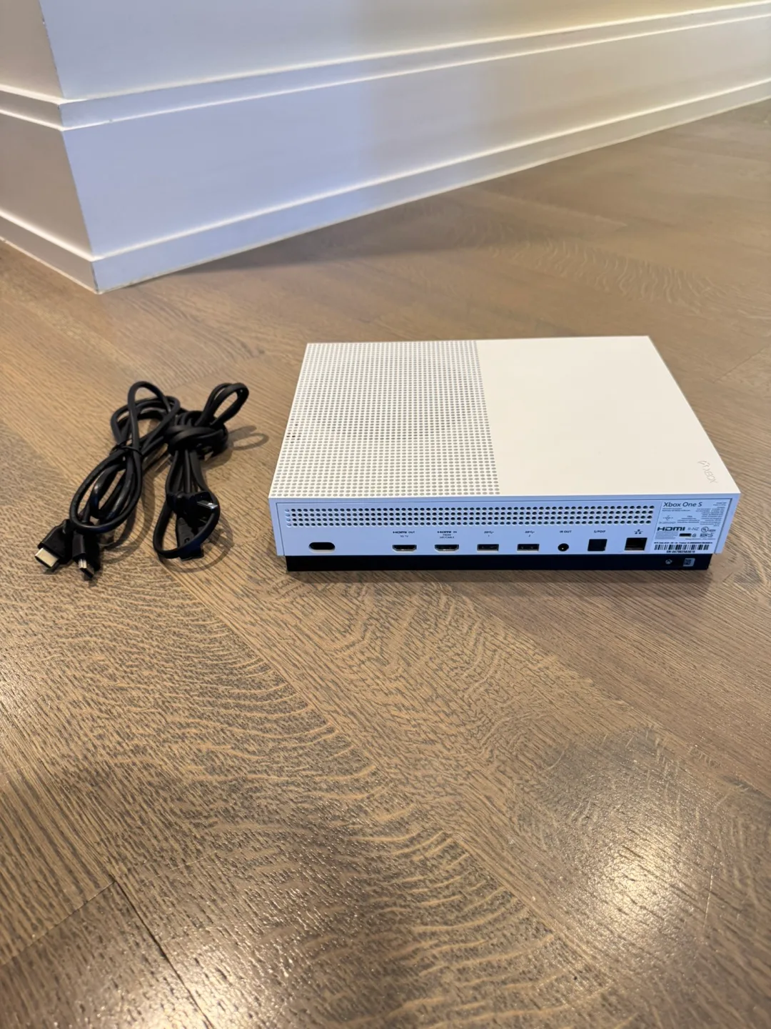 Xbox One S 1TB White Console image indicator(3)