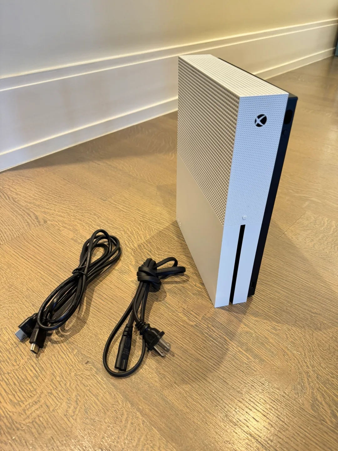 Xbox One S 1TB White Console image indicator(2)