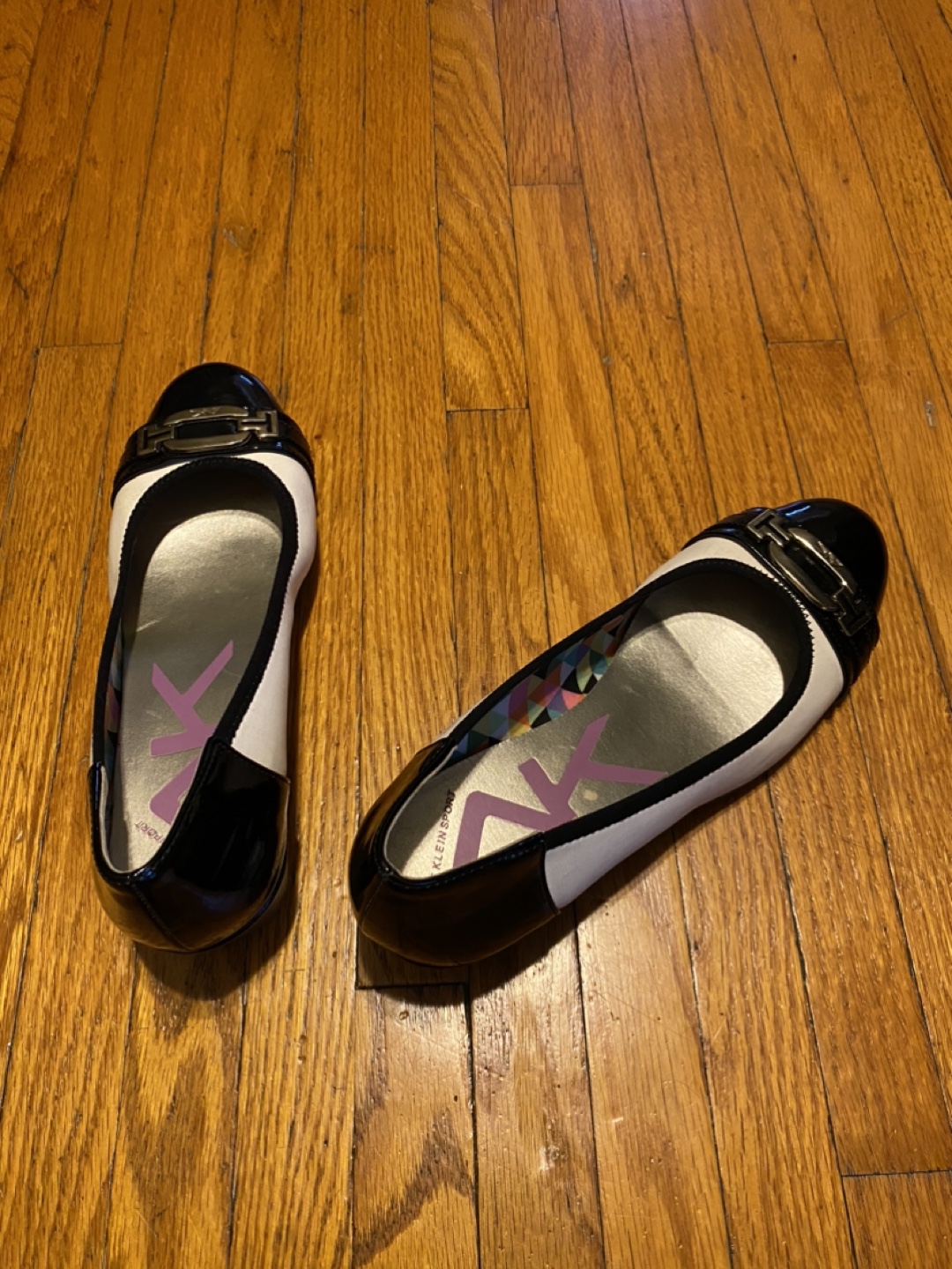 Anne Klein Black & White Flats - Size 6 - photo 3