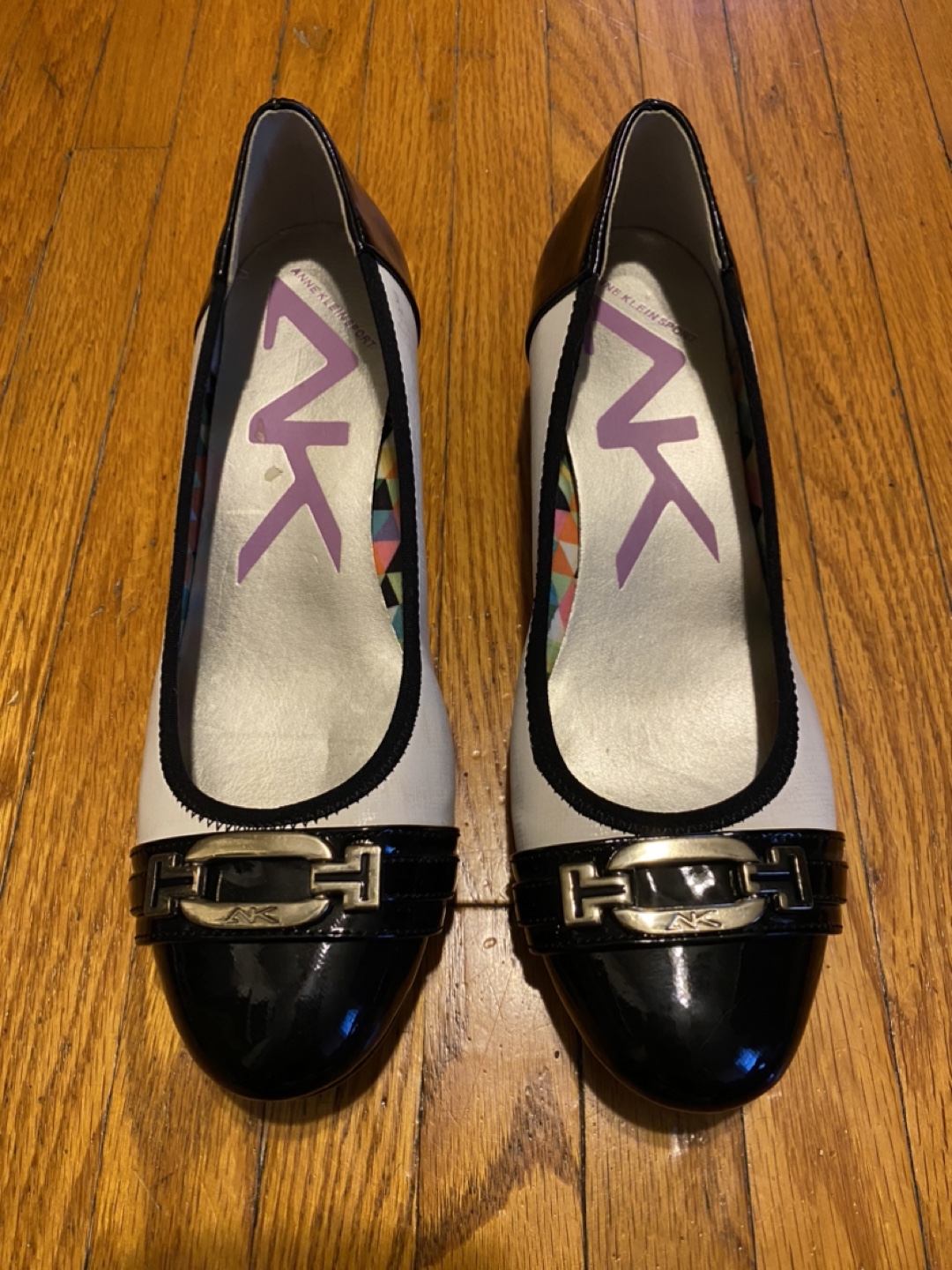 Anne Klein Black & White Flats - Size 6
