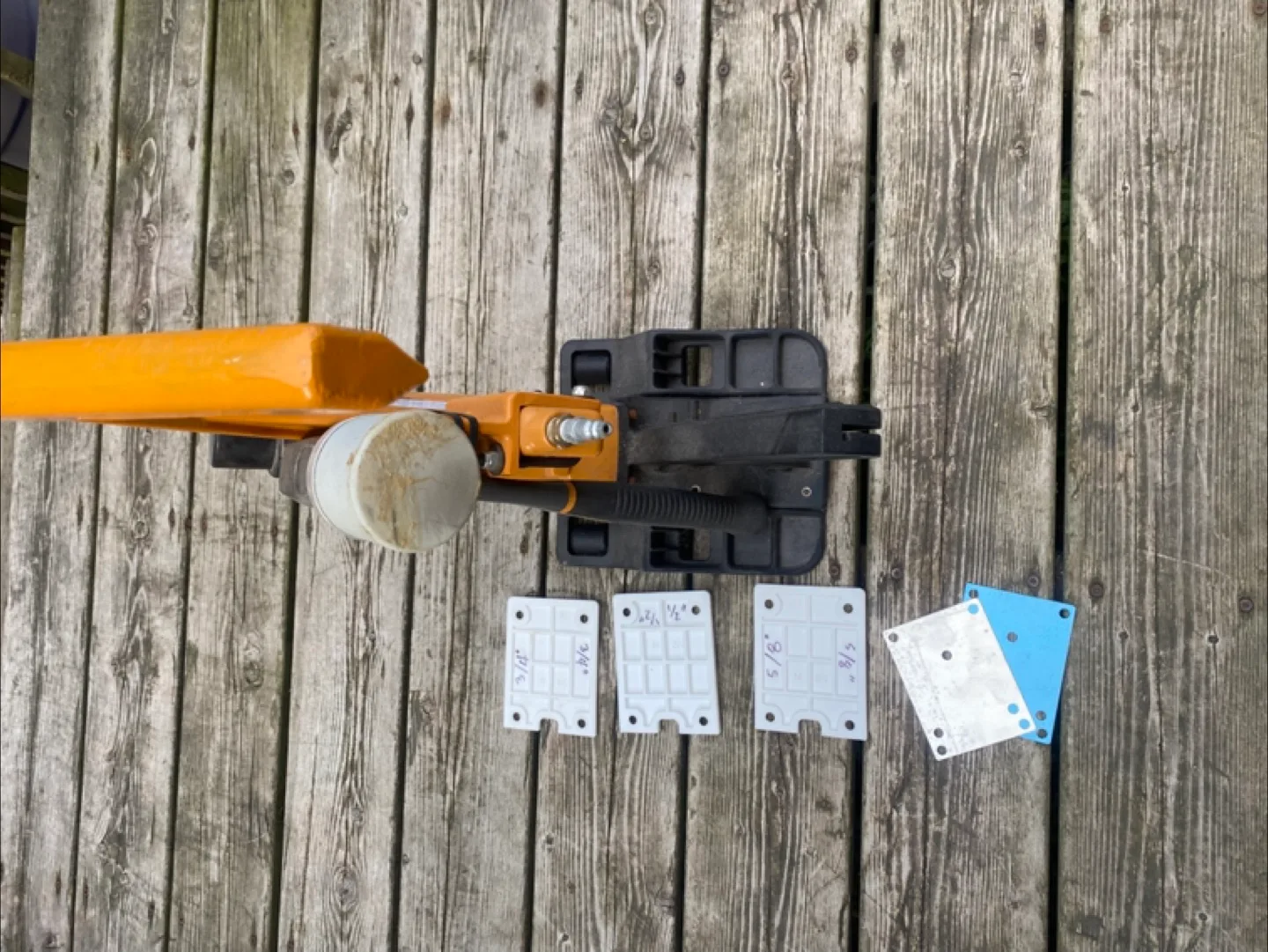 BOSTITCH MHF5/MHF1N Mallet Actuated Flooring Cleat Nailer thumbnail