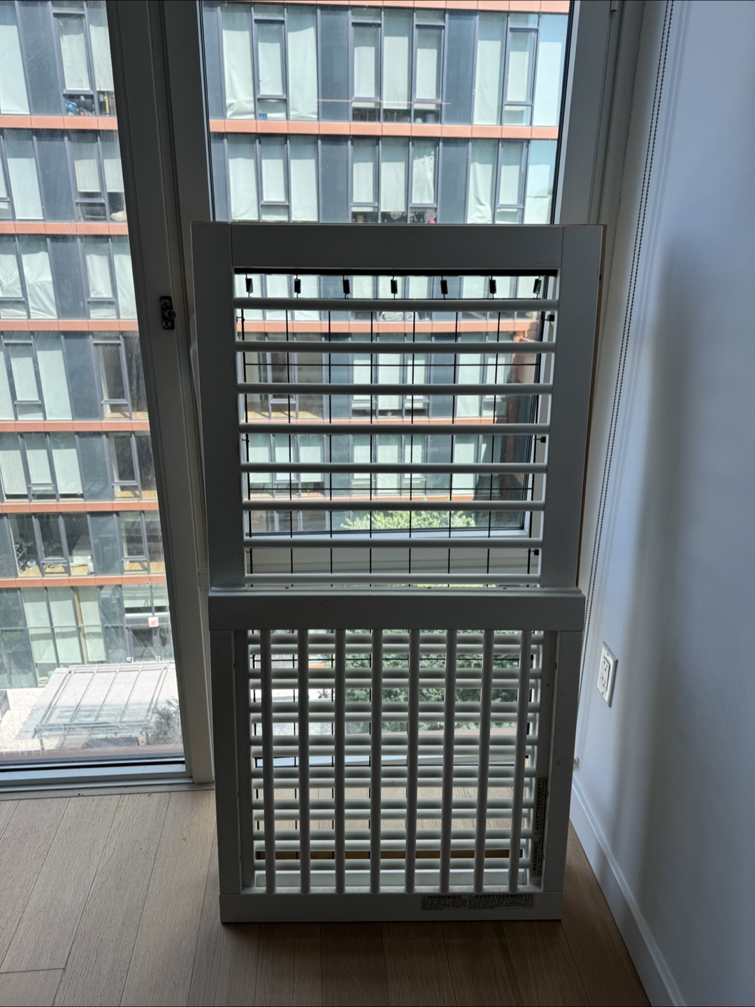 Convertible Crib and Mattress - photo 4