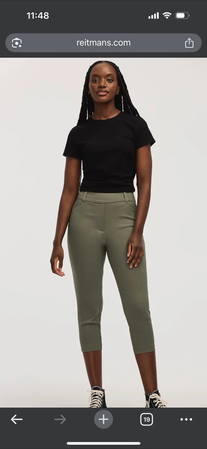 Reitmans Capri Pants - Size 4 thumbnail