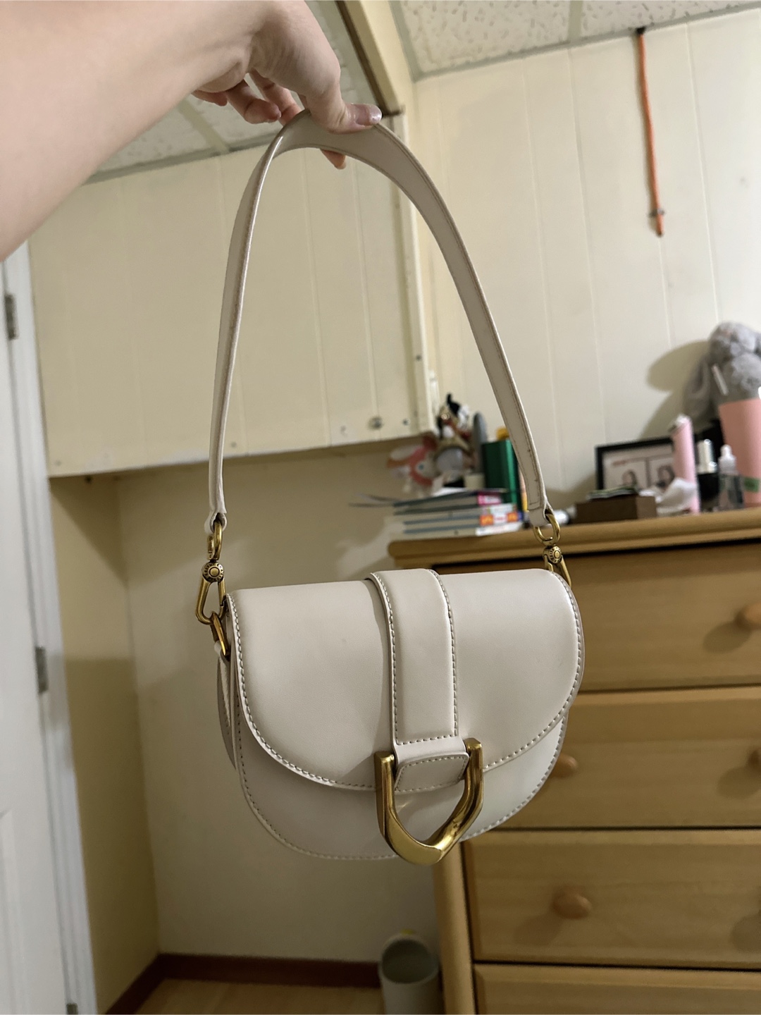 Charles & Keith Gabine Leather Saddle Bag - Oat - photo 4