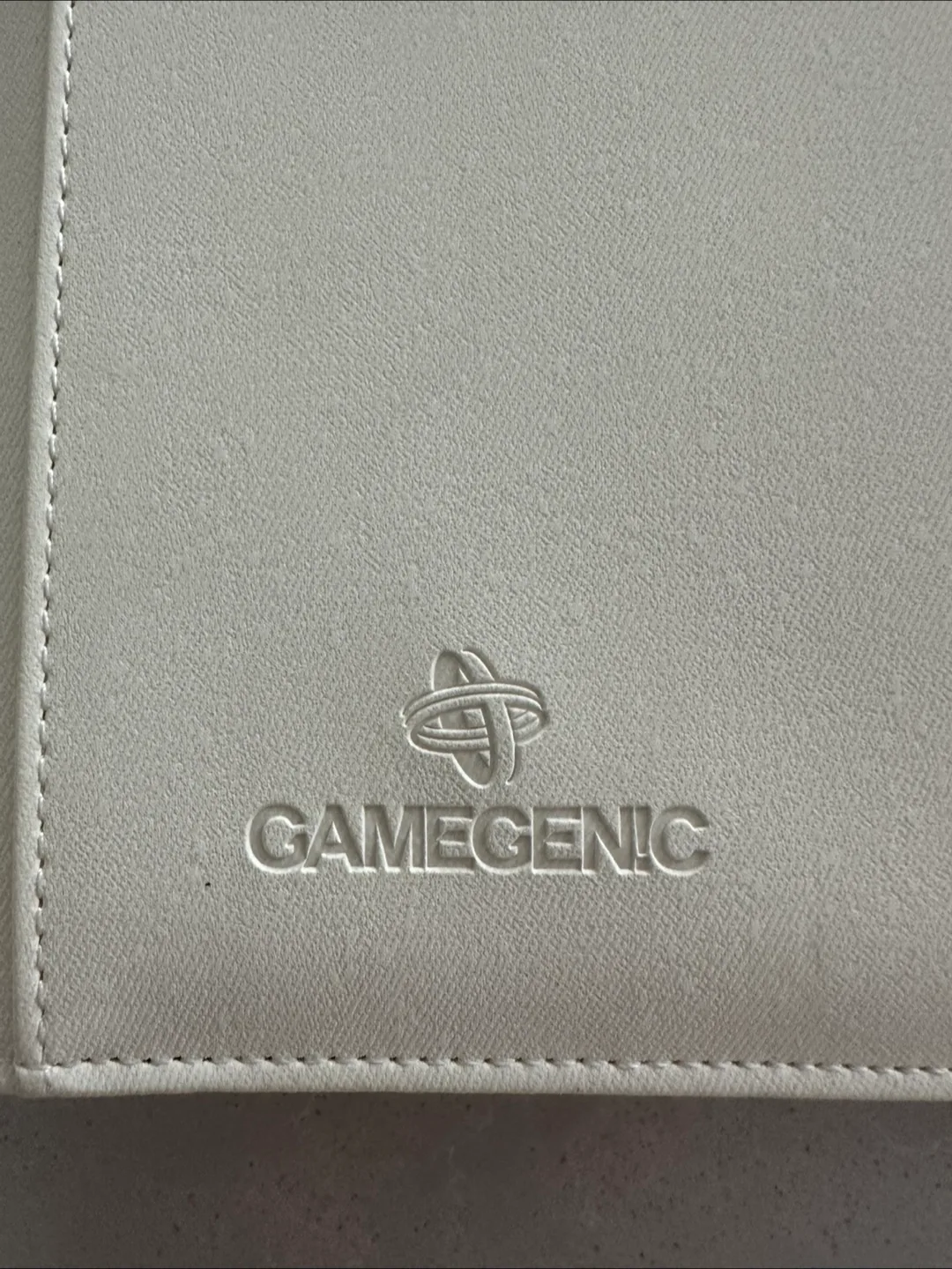 Gamegenic Card 4pocket - White image indicator(2)