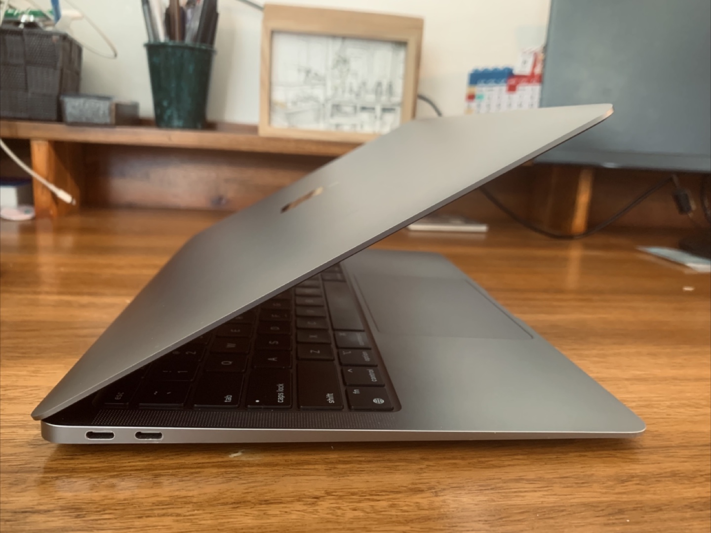 MacBook Air M1 space grey - photo 2