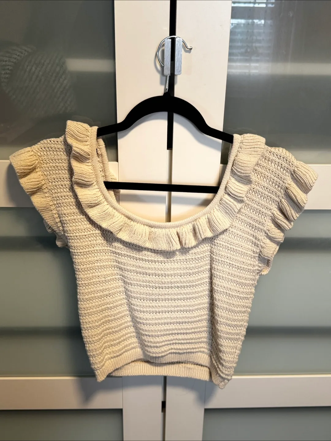 Brand new with tags H&M Cream Ruffle Top - Size M thumbnail