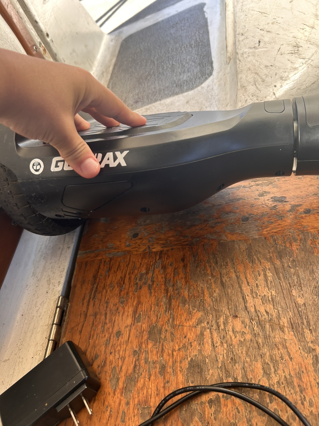 Gotrax Edge Hoverboard with charger - photo 4