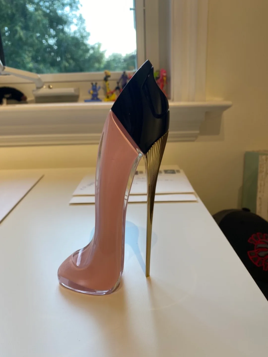 Carolina Herrera Perfume image indicator(2)