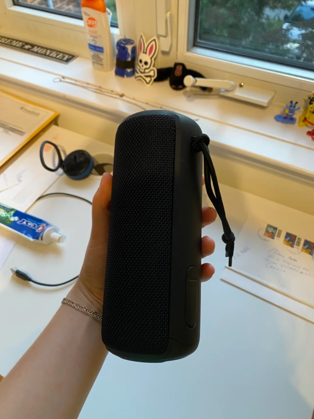 iQ Wave Waterproof Bluetooth Speaker image indicator(3)