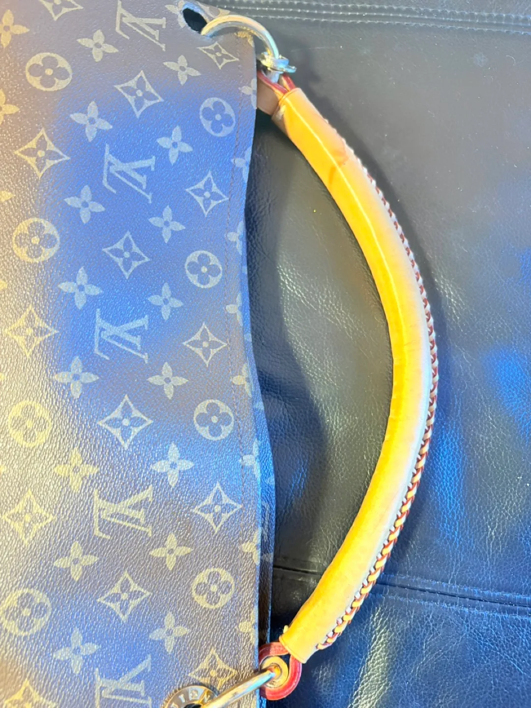 Louis Vuitton Monogram Empreinte Artsy MM Hobo Bag image indicator(10)