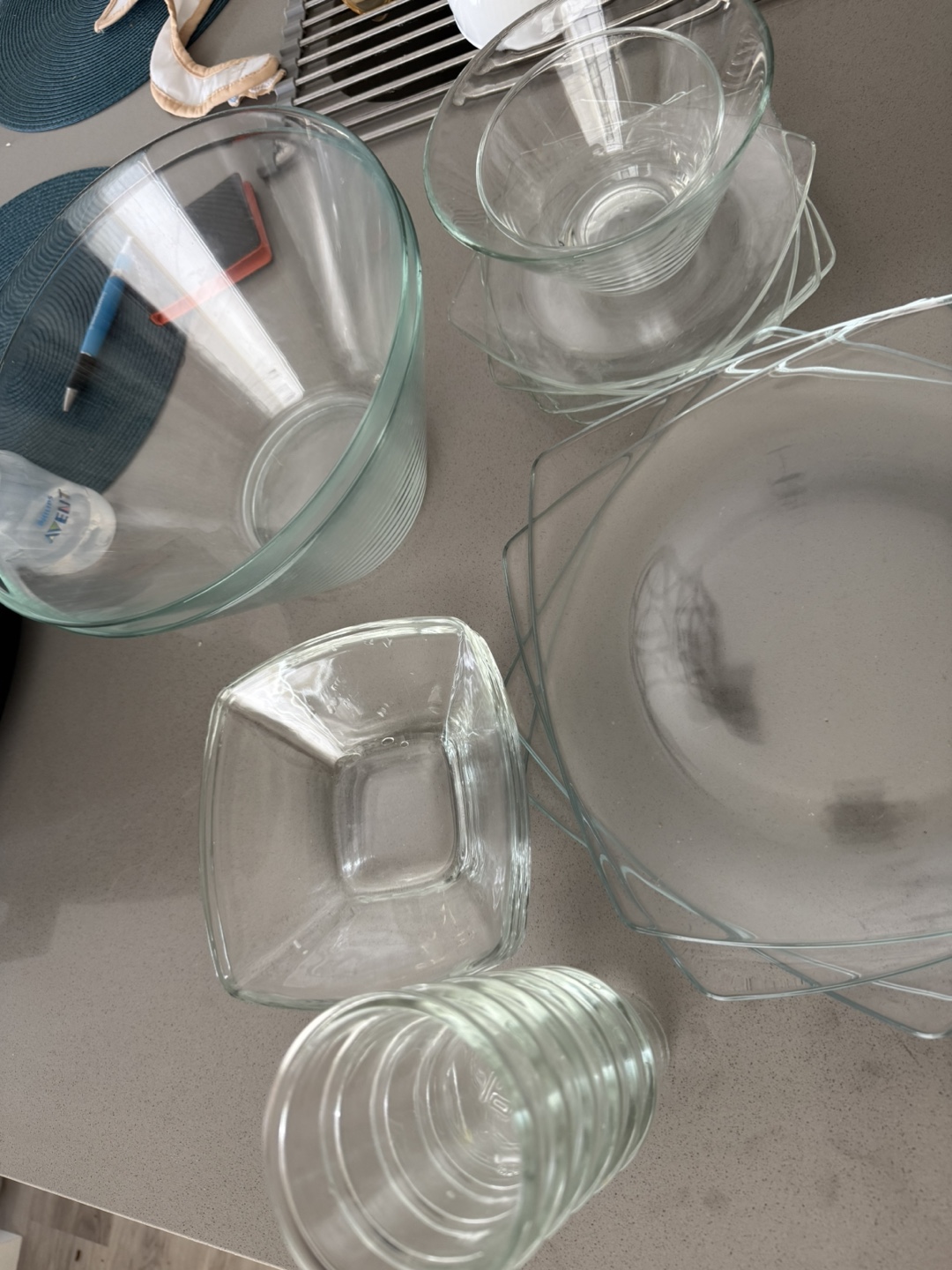 Plates and Bowls - photo 2