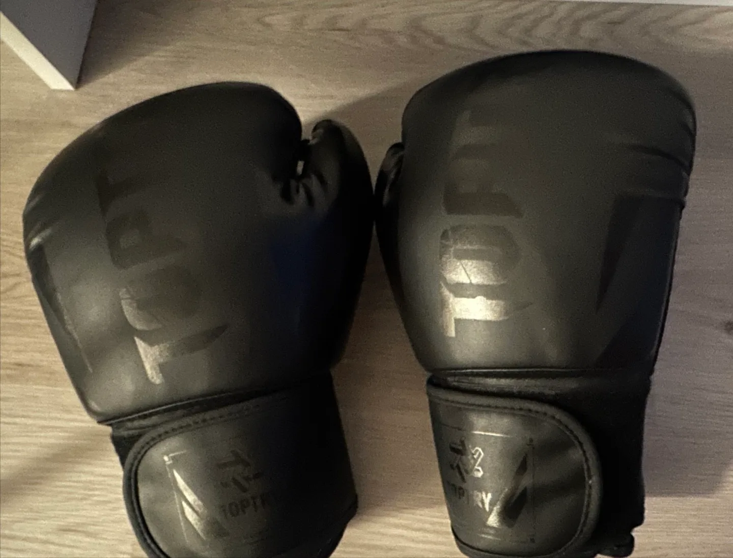 Boxing Gloves - Black thumbnail