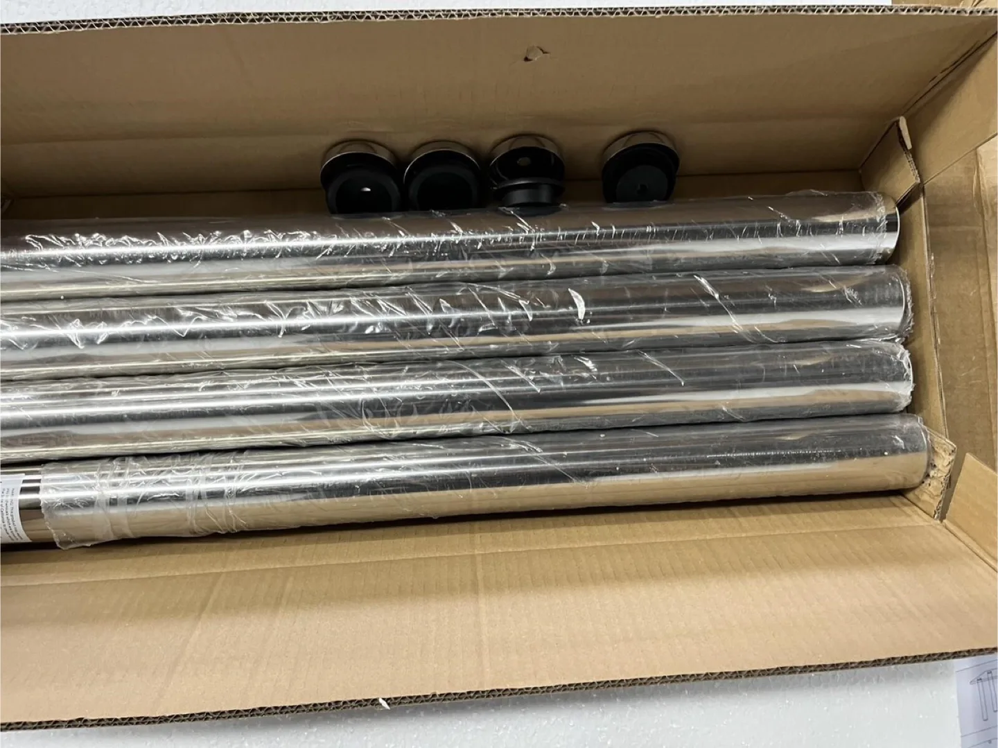 Modern Glass Dining Table image indicator(4)