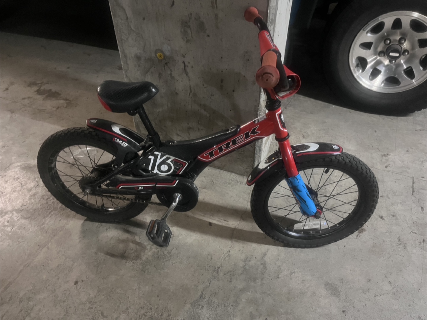 Trek Jet 16 Kids Bike - Red & Black