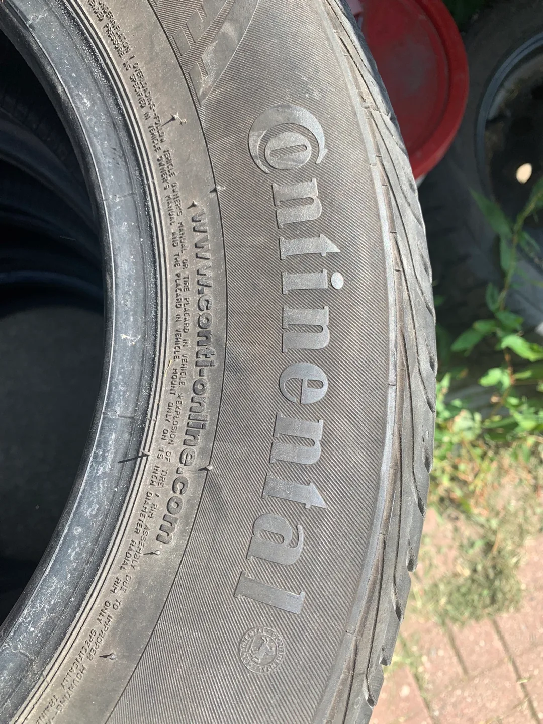 195/65/15 continental contiprocontact all season tires 4 tires image indicator(3)