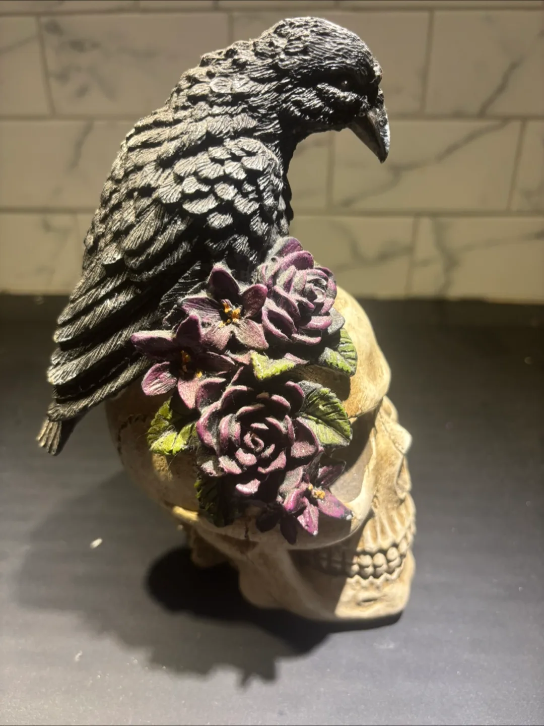 Skull with Raven Statue Decor image indicator(4)