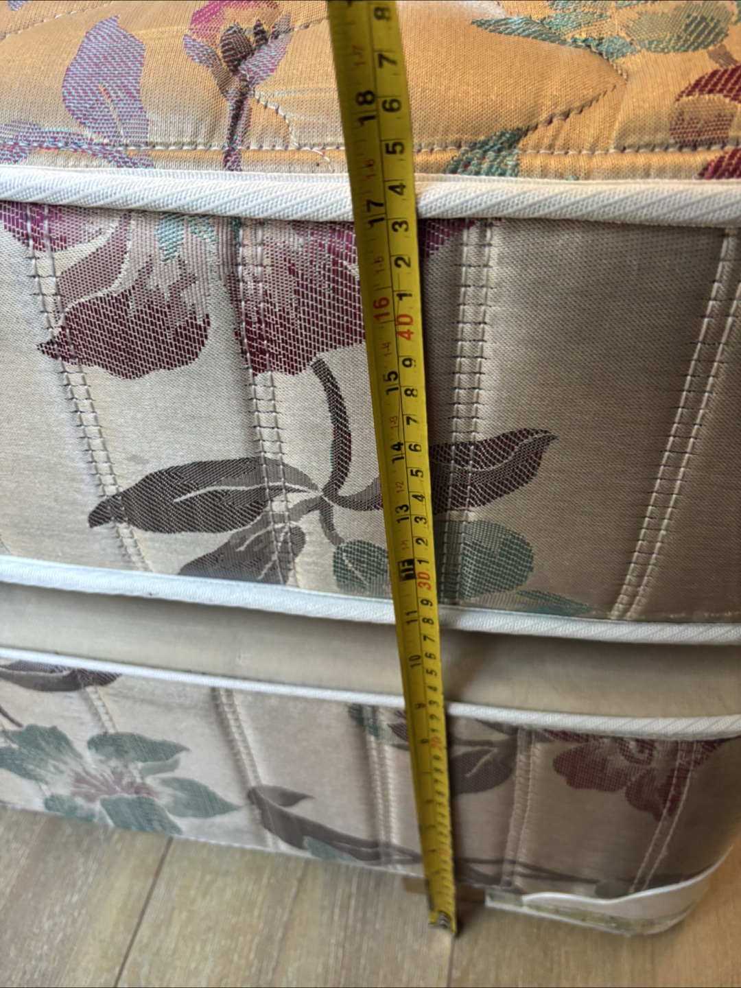 Floral Patterned Queen Mattress & Box Spring - photo 4